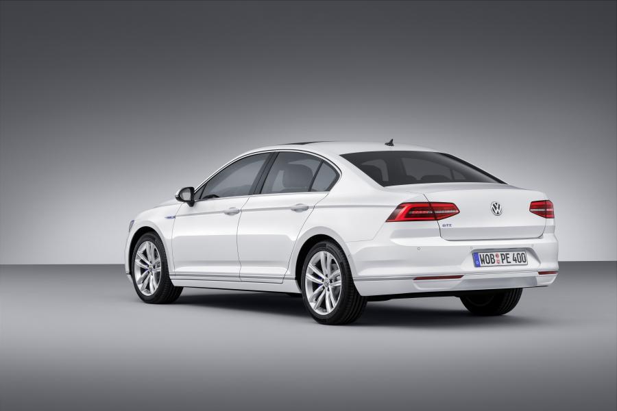  Volkswagen Passat GTE 2015 года  (фото 5 из 26)